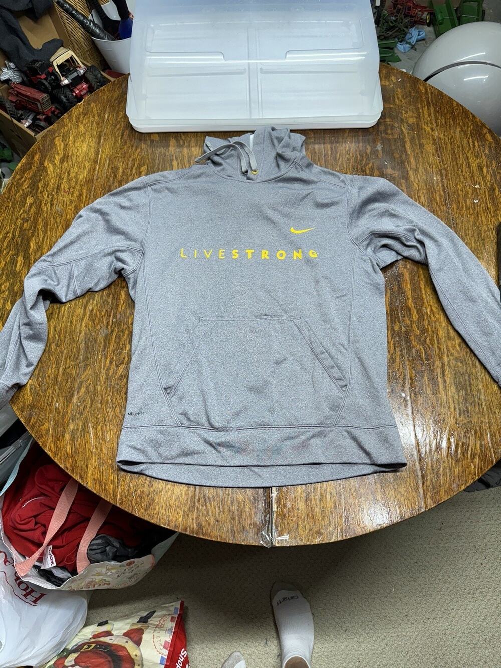 LIVESTRONG NIKE Sweatshirt THERMA-FIT HOODIE Gray Athletic Gear SIZE Medium